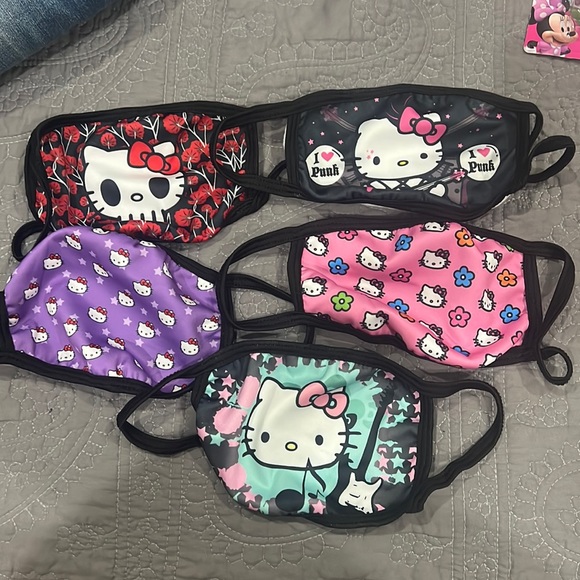 Hello kitty masks - Picture 1 of 1